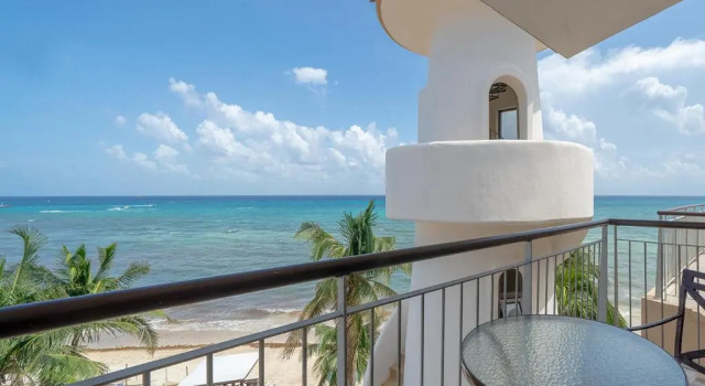 Апартаменты Condo Surf 407 - Beachfront Oceanview 1 Bedroom Condo Rental - at El Faro condos