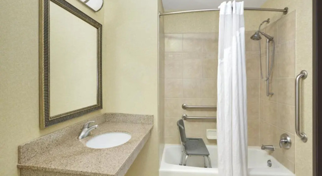 Двухместный номер Deluxe Holiday Inn Express Hotel & Suites Madison-Verona by IHG