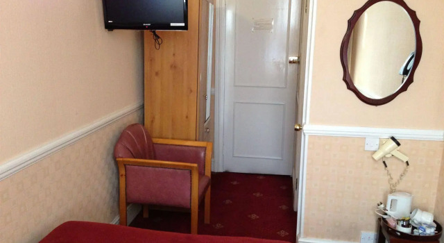 Balmoral House Hotel