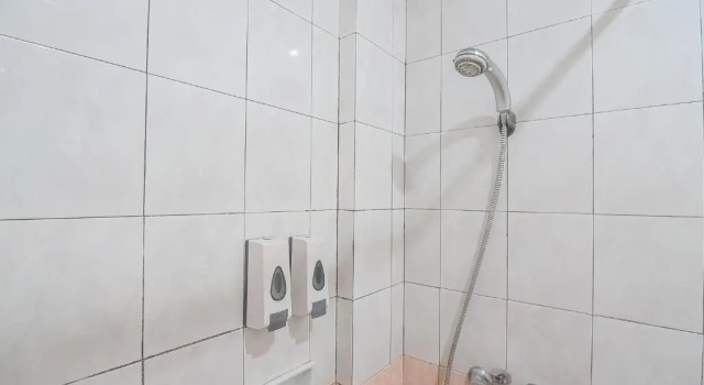 Deluxe dobbelt værelse RedDoorz near Setrasari Mall 2