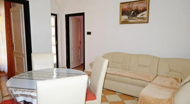 Apartment- 4 1 2 in Zalakaros, Book Lejlighed Hoteller i Western Transdanubia med parkering, Parkering