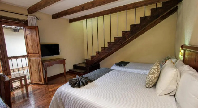 Полулюкс Hotel San Marcos