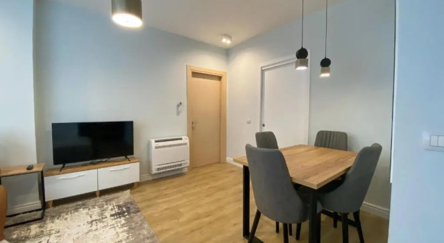 Centrally located Glamorous Bright APT near Bazaar