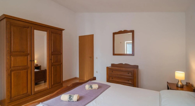 Awesome Apartment in Supetar-splitska With 1 Bedrooms and Wifi