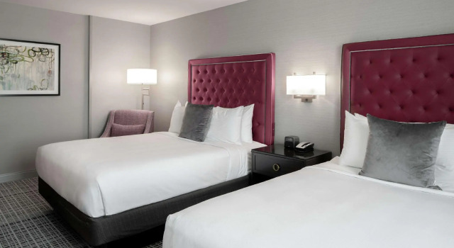 Четырёхместный номер Standard The Axis Moline Hotel, Tapestry Collection By Hilton