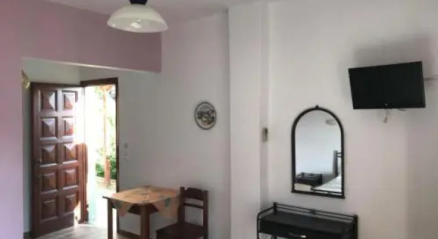 Elina Apartments, Prenota Appartamento Batsion Andro
