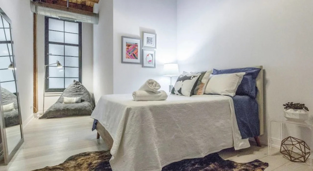 Апартаменты Spacious & Private 3 BDR Luxury Condo in Downtown