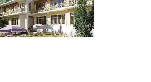 Hotel DE Suzain-Leh, Забронировать Отель Отели Джамму и Кашмира с парковкой, Парковка