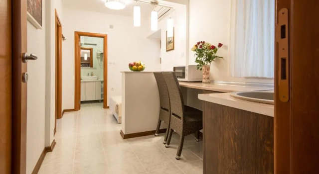Apartments Babilon, Book Lejlighed Hoteller i Kotor Riviera med parkering, Parkering