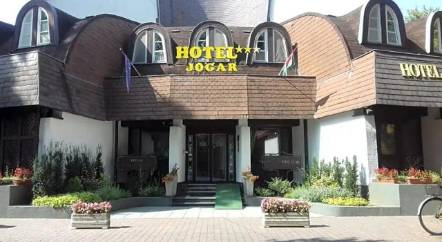 Hotel Jogar, Забронировать Отель Балатонфельдвар Шомодь, рядом с Balatonföldvár port