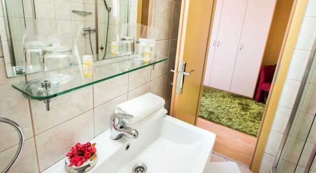 Номер Comfort Rooms & Apartments Kepic, AIRPORT accomodation