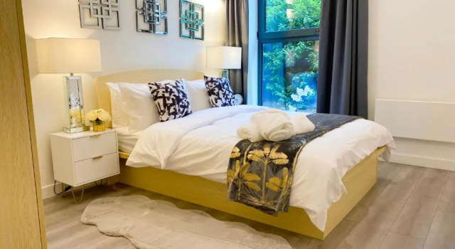 Апартаменты Newpointe Stunning 1-bedroom Serviced Apartment