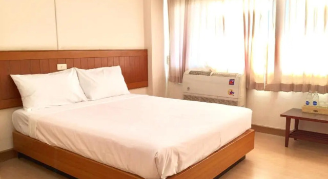 Двухместный номер Standard Srivichai Hotel