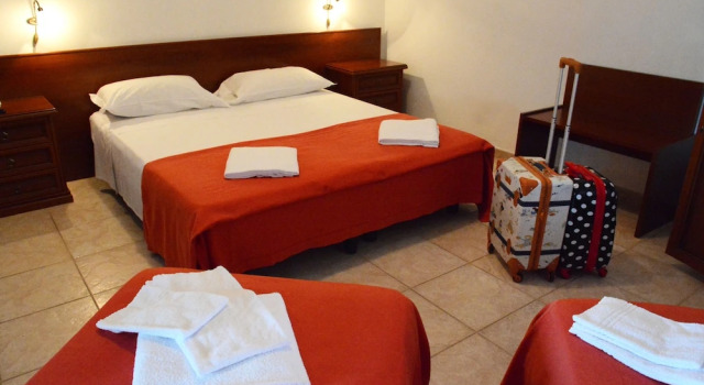 Четырёхместный номер Superior с балконом Castelvetere Hotel