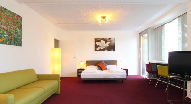 Студия College Garden Hotel