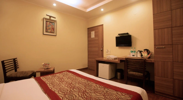 Номер Standard Hotel The Pearl Near BLK Hospital
