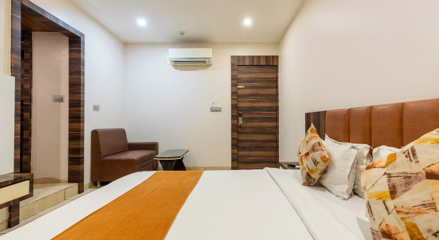 Номер Premium FabHotel Prime The Bentree