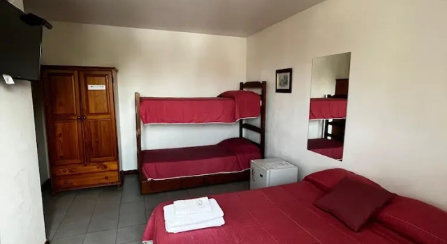 Четырёхместный номер Standard c 1 комнатой Hotel Village Termas de Dayman