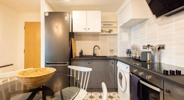 The Wandsworth Secret - Adorable 2bdr Flat With Balcony, Забронировать Отель Отели Лондона 3 звезды, рядом с Design Centre, Chelsea Harbour, 3*