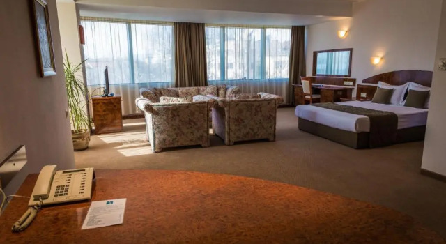 Номер Deluxe Hotel Sevlievo Plaza