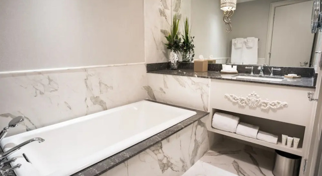 Полулюкс The Iveys Hotel