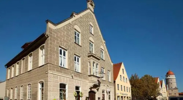 Weinstube Sinas Brettl, Забронировать Отель Нёрдлинген Романтическая дорога, рядом с Augenblick Museum for Optical and Acoustic Attractions