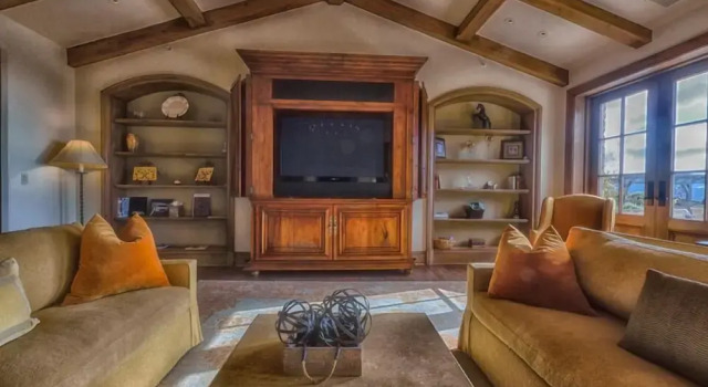 LX1 Chateau D' Renaitre Estate - Carmel-by-the-sea
