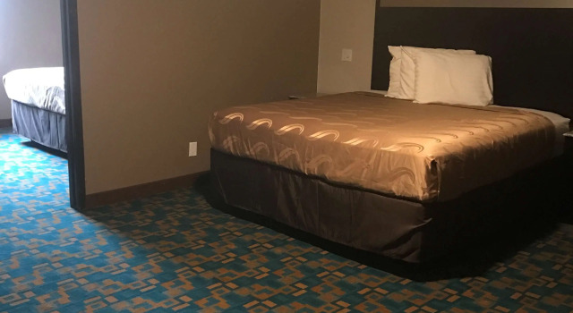 Четырёхместный люкс с 2 комнатами SureStay Hotel by Best Western Brownsville
