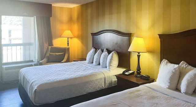 Четырёхместный номер Deluxe Motel 6 Stafford VA Quantico
