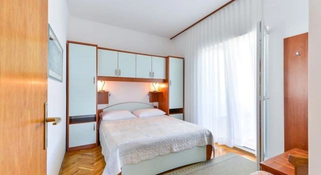 Beachfront Apartment Liveri 3, Забронировать Апартаменты/квартира Апартаменты Вир, Апартаменты/квартира