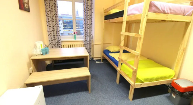 Четырёхместный семейный номер Standard с видом на город Hostel Krasnal Market Square Wroclaw