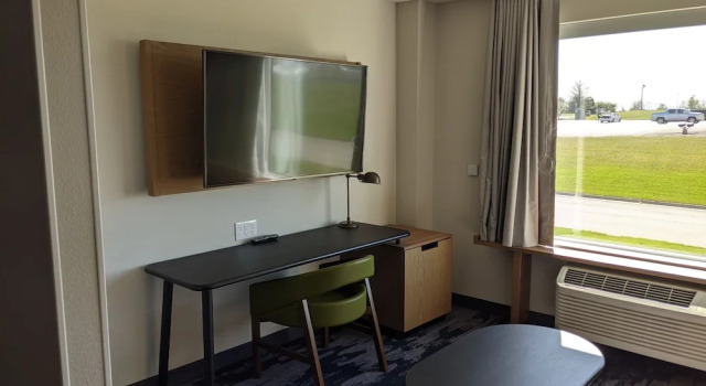 Люкс Fairfield Inn & Suites by Marriott Lincoln Crete