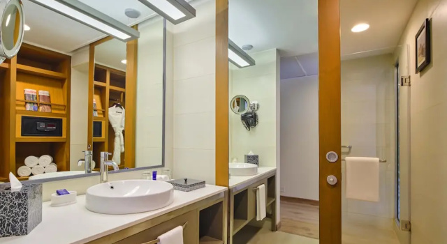 Номер Superior Vivanta Ahmedabad SG Highway