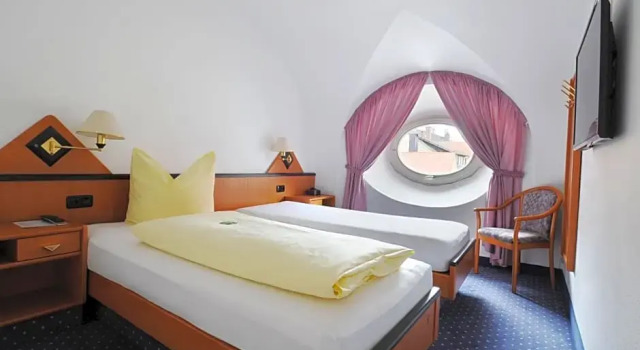Hotel Goldener Hirsch, Reserva ahora Hotel Kaufbeuren 