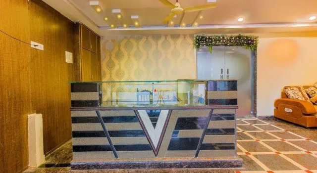 OYO 36823 Hotel Vamsee Empire, Rezerwuj Hotel Khammam Telangana