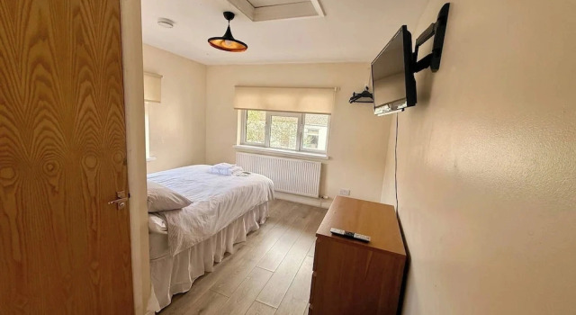 Spacious House Sleeps 10 -near Bikepark Wales -central -parking