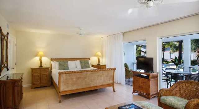 Полулюкс с видом на океан Ocean Club East, Grace Bay Beach