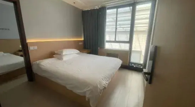 Люкс Business Yixing Hotel (Shanghai Zhujiajiao Ancient Town Scenic Area Branch)