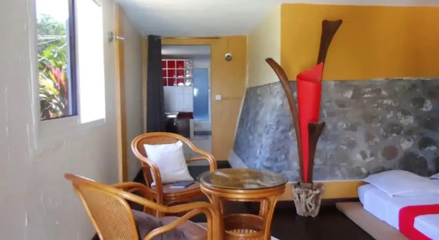 Studio in Étang Salé, With Wonderful sea View, Private Pool, Enclosed Garden