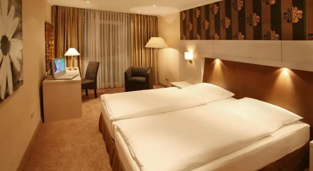Полулюкс Hotel & SPA Waldecker Hof