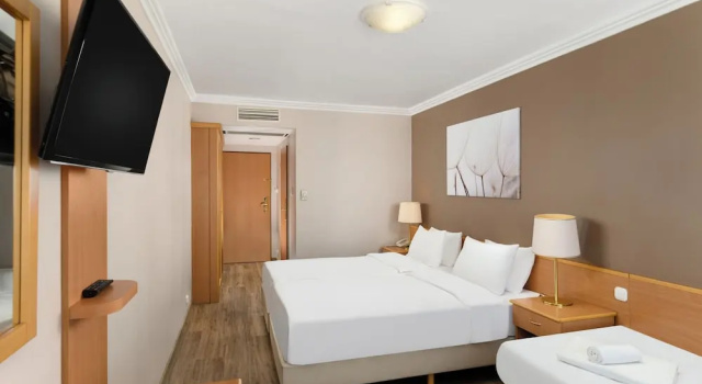 Трёхместный номер Superior Danubius Hotel Arena