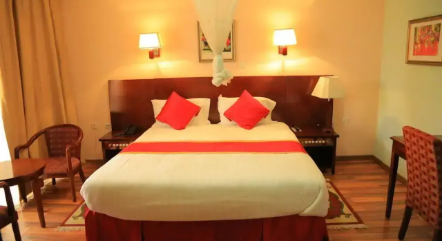 Rift Valley Hotel, Забронировать Отель Адама 
