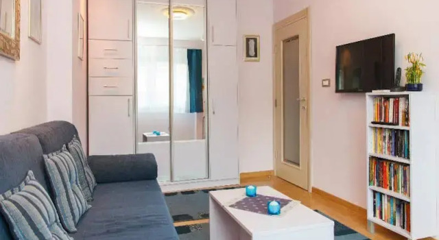 Studio CITY VIBE, Забронировать Отель Белград Центральная Сербия, рядом с Кафедральный собор в Белграде