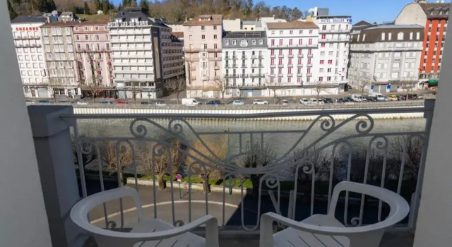 Двухместный номер Standard с балконом Grand Hôtel dEspagne