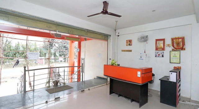 Anmol Plaza by OYO Rooms