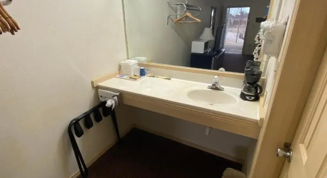 Номер Standard El Rancho Motel
