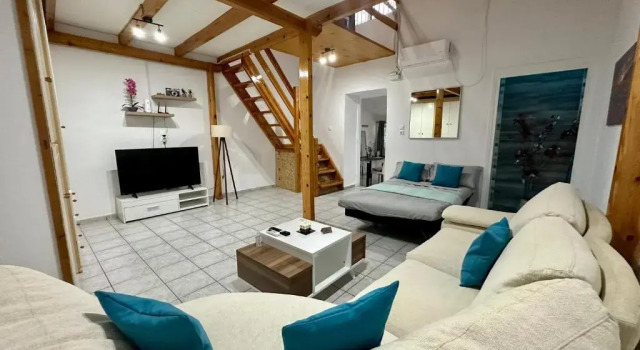 Maria’ s apartment, Забронировать Апартаменты/квартира Отели Лавреотики с парковкой, Парковка