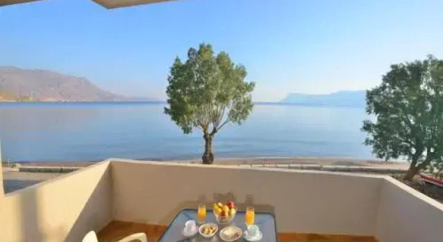 Beach House, Забронировать Отель Отели Кисамоса с парковкой, Парковка
