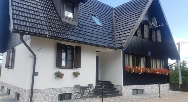 Plitvice Falls Cottage, Book Feriehus Plitvica Selo 