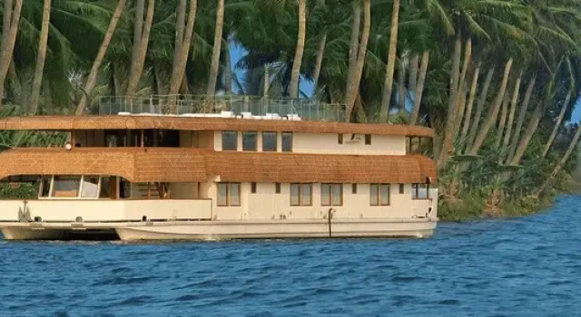 The Oberoi Motor Vessel Vrinda, Book Hotel Muhamma New Delhi